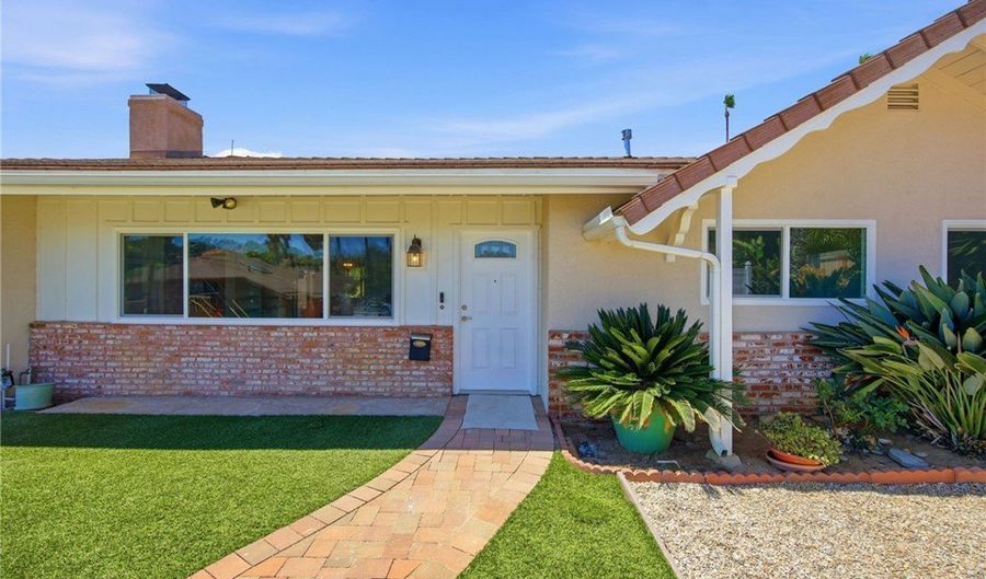 1744 Elser, Escondido, CA 92026 - 3 Beds, 2 Bath