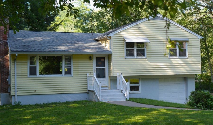 12 Silver Dr, Burlington, CT 06013 - 3 Beds, 2 Bath