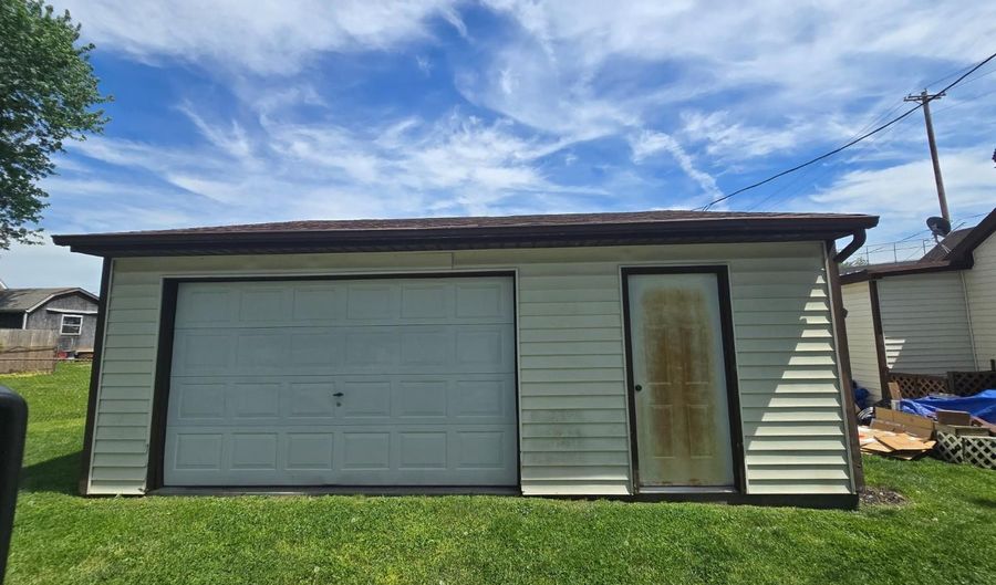 504 Railroad Ave, Aurora, IN 47001 - 2 Beds, 1 Bath