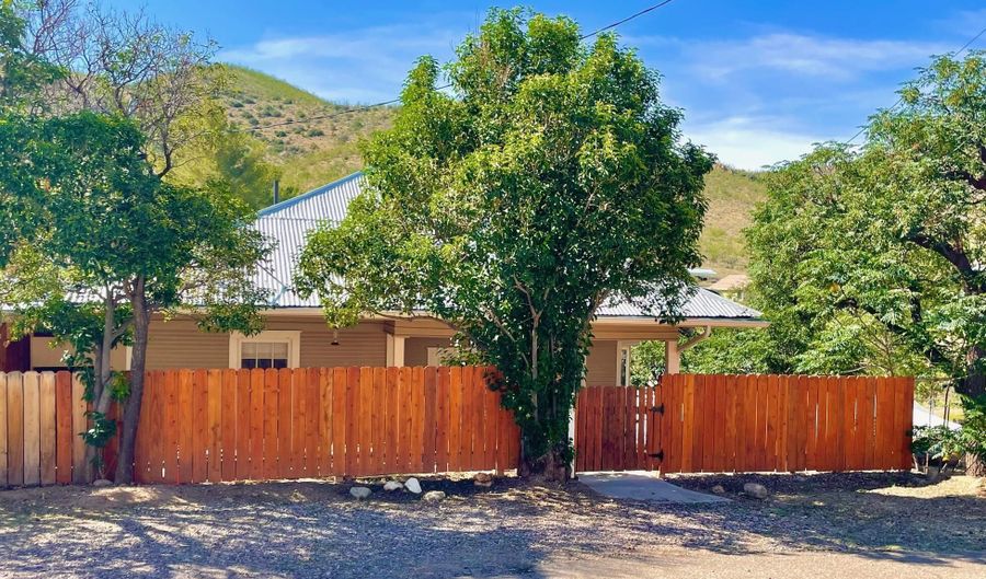 318 VAN DYKE St, Bisbee, AZ 85603 - 2 Beds, 2 Bath