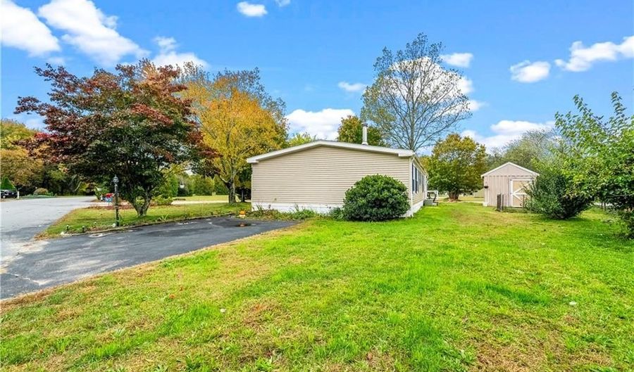 41 Wright Way, Coventry, RI 02816 - 2 Beds, 2 Bath