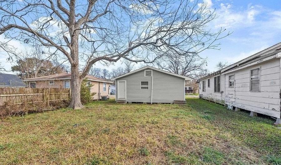 1091 N 46th St, Baton Rouge, LA 70802 - 3 Beds, 1 Bath