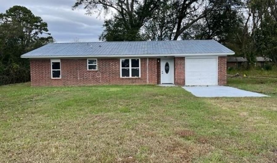 801 SE 6th St, Antlers, OK 74523 - 3 Beds, 2 Bath