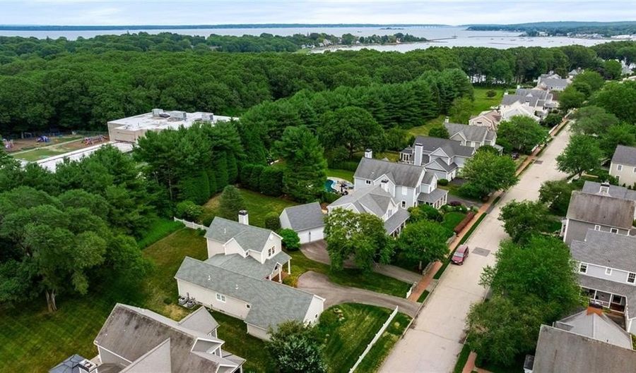 200 Wickford Point Rd, North Kingstown, RI 02852 - 3 Beds, 3 Bath