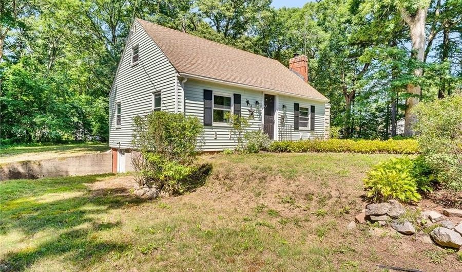 11 Sunset Ave, Coventry, RI 02816 - 3 Beds, 2 Bath