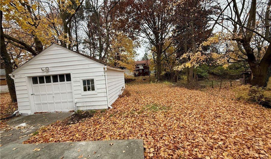 1055 Whittier Ave, Akron, OH 44320 - 3 Beds, 1 Bath