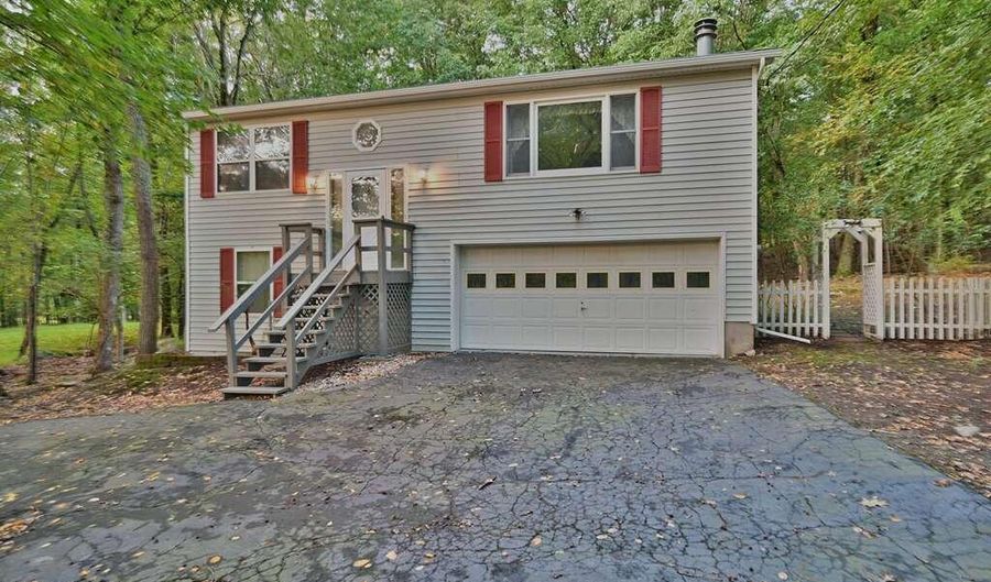 106 Spruce Dr, Milford, PA 18337 - 3 Beds, 2 Bath
