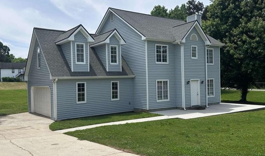 1201 Saint Andrews, Auburn, GA 30011 - 3 Beds, 3 Bath