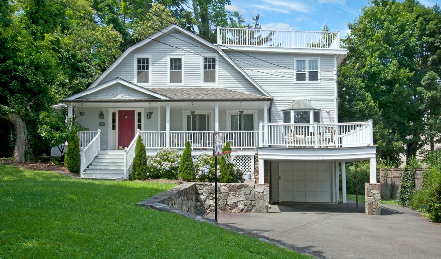 5 Old Club House Rd, Old Greenwich, CT 06870 - 5 Beds, 4 Bath