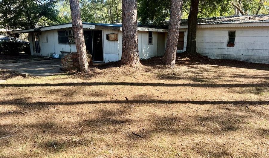E Water 1505 E, Bainbridge, GA 39817 - 3 Beds, 2 Bath