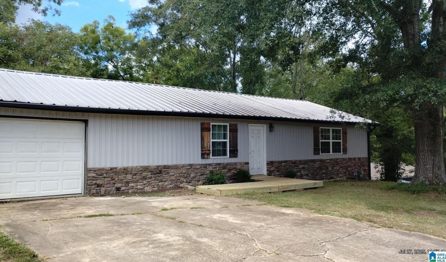 499 5TH St, Ashville, AL 35953 - 2 Beds, 1 Bath