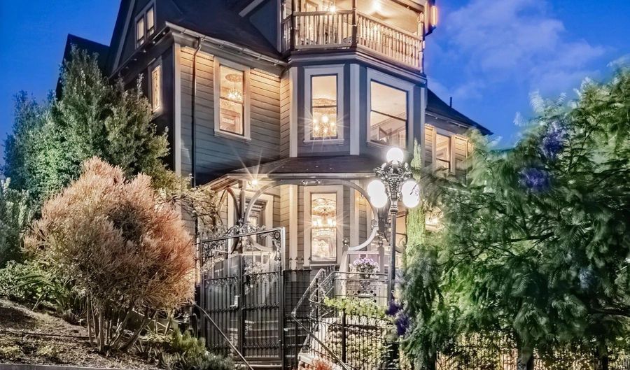 2133 2nd Ave, San Diego, CA 92101 - 4 Beds, 5 Bath