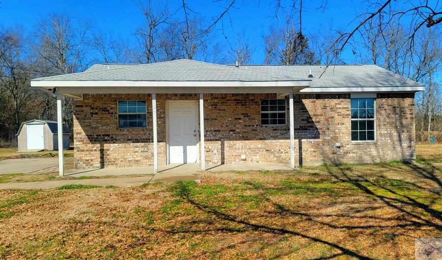 127 E Highway 82, Annona, TX 75550 - 2 Beds, 1 Bath