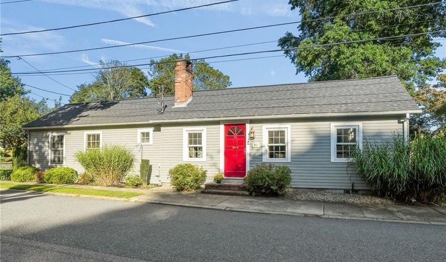 30 Eldredge Ave, East Greenwich, RI 02818 - 3 Beds, 3 Bath