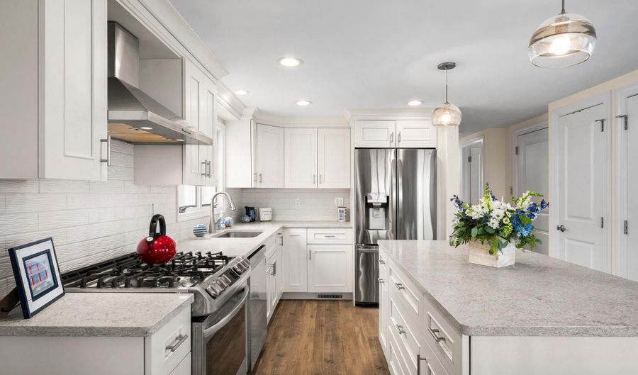 2708 BAYVIEW Ave, Barnegat Light, NJ 08006 - 4 Beds, 2 Bath