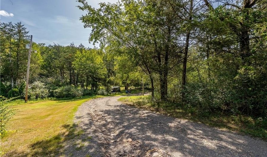 6018 Ridge Rd, Alma, AR 72921 - 3 Beds, 2 Bath