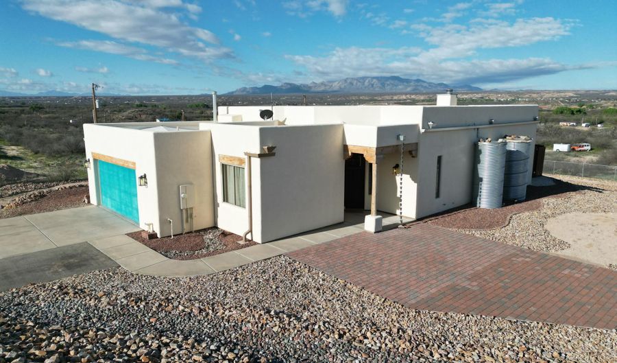 1627 E Goldenrod Ln, Benson, AZ 85602 - 3 Beds, 2 Bath