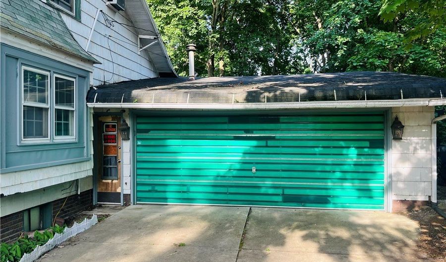870 Parkway Blvd, Alliance, OH 44601 - 3 Beds, 2 Bath