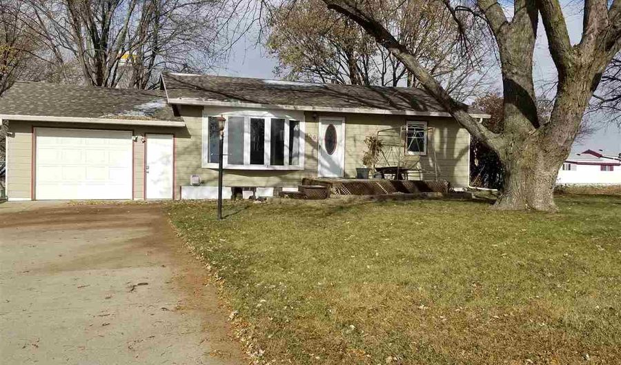 306 Viking Ave, Baltic, SD 57003 - 3 Beds, 2 Bath