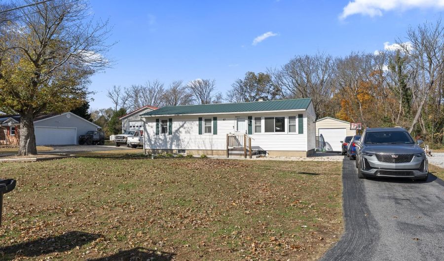 67 BEECHWOOD Ave, Dover, DE 19901 - 2 Beds, 2 Bath