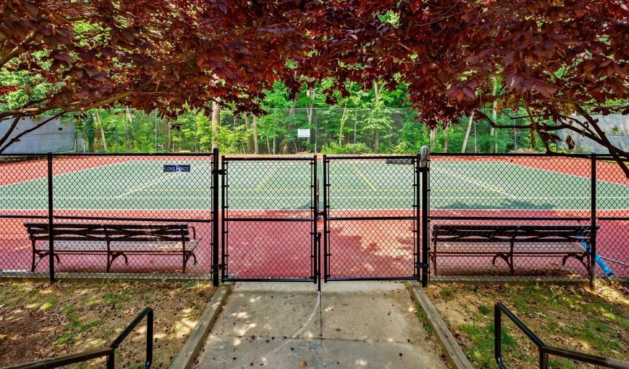 103 CROSS KEYS Rd R103d2, Baltimore, MD 21210 - 2 Beds, 2 Bath