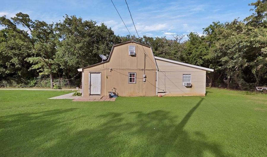 8412 E Fm 917, Alvarado, TX 76009 - 2 Beds, 2 Bath