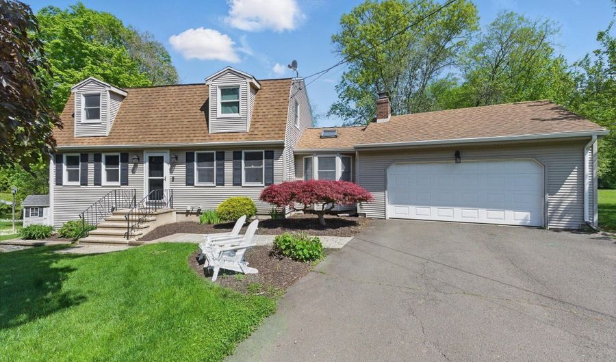 7 Beechwood Cir, Cromwell, CT 06416 - 3 Beds, 2 Bath