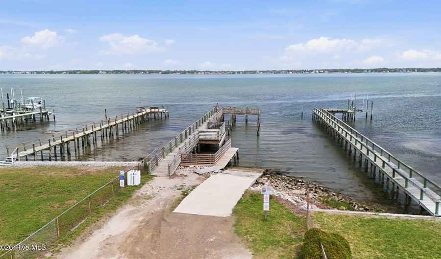 220 Pelican Dr, Atlantic Beach, NC 28512 - 3 Beds, 3 Bath