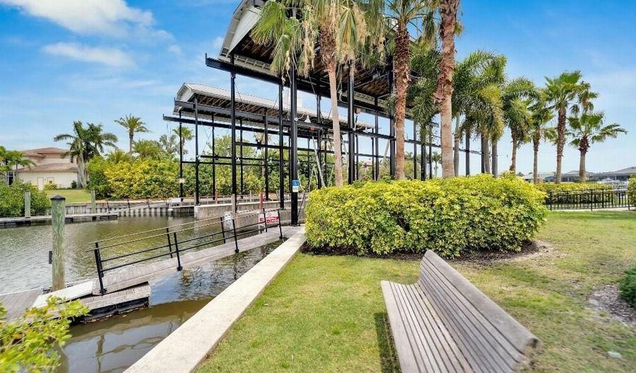 5205 BRIGHTON SHORE Dr, Apollo Beach, FL 33572 - 3 Beds, 3 Bath