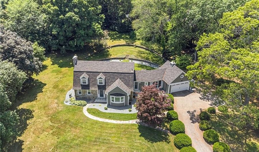 730 Victory Hwy, North Smithfield, RI 02896 - 3 Beds, 3 Bath