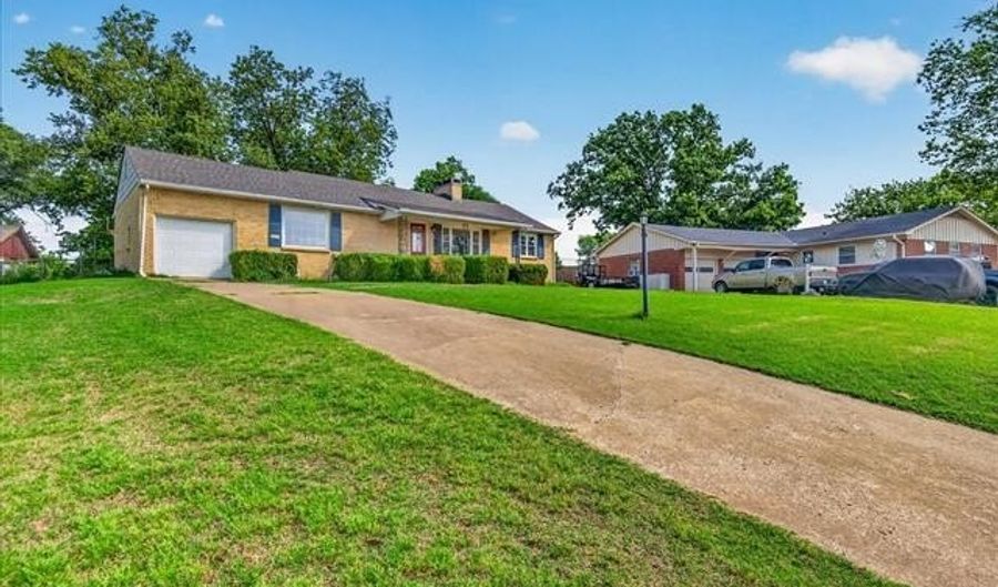 140 Fleetwood Pl, Bartlesville, OK 74006 - 3 Beds, 2 Bath
