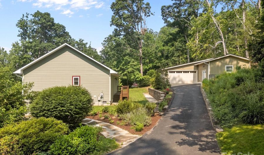 17 Laurel Rd, Arden, NC 28704 - 3 Beds, 2 Bath