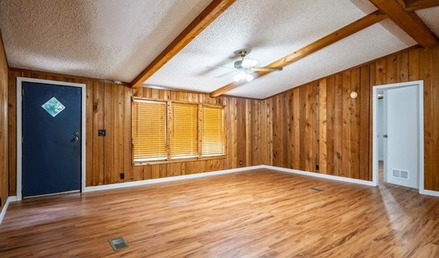 1376 Crouch Rd, Batesville, MS 38606 - 4 Beds, 2 Bath