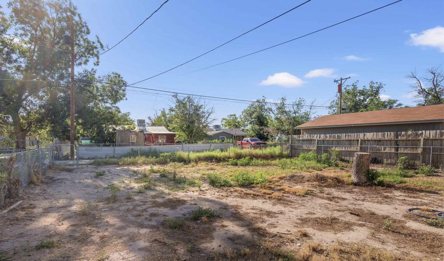 608 Welshire St, Carlsbad, NM 88220 - 3 Beds, 1 Bath