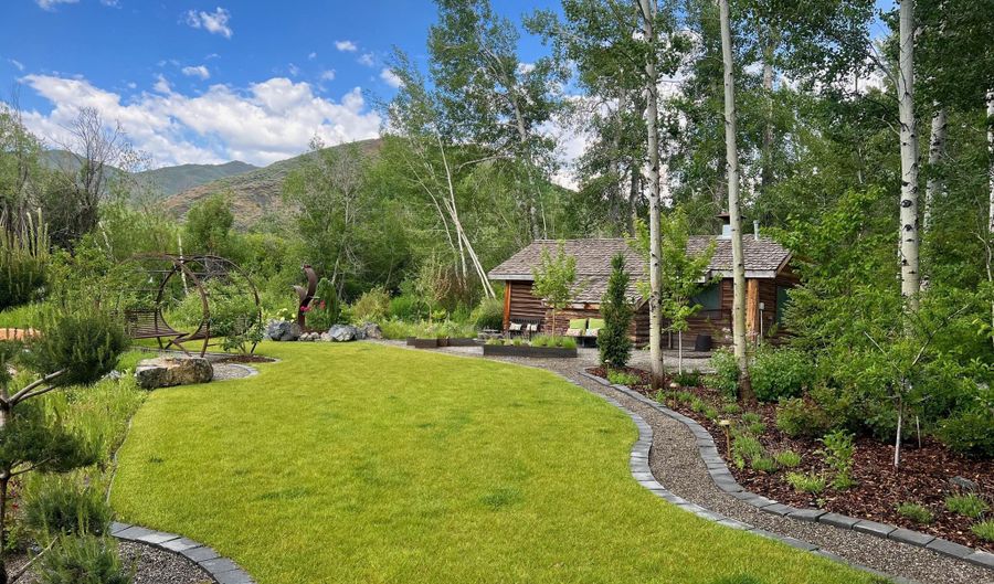 360 Broadford Rd, Bellevue, ID 83313 - 2 Beds, 1 Bath