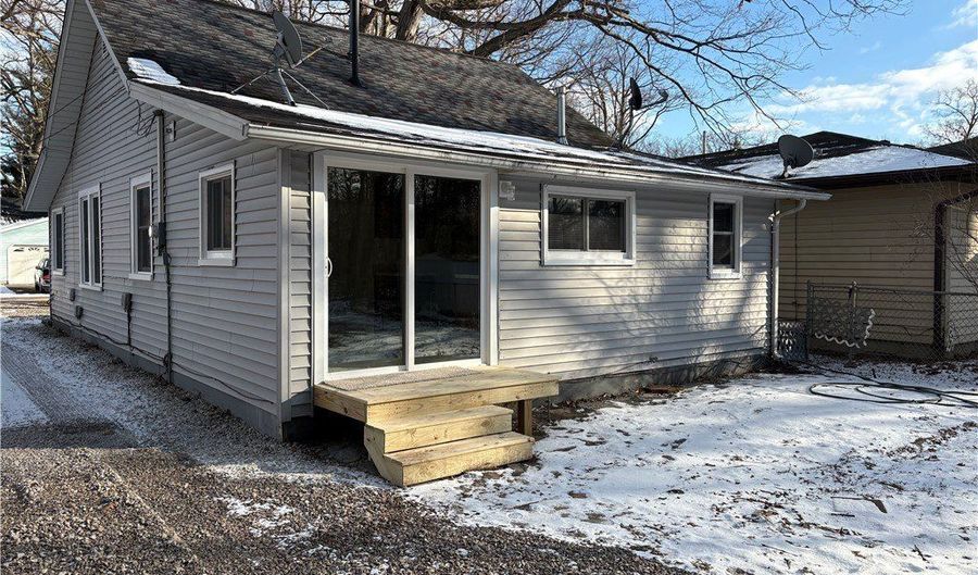 656 Hazelwood Dr, Vermilion, OH 44089 - 2 Beds, 1 Bath