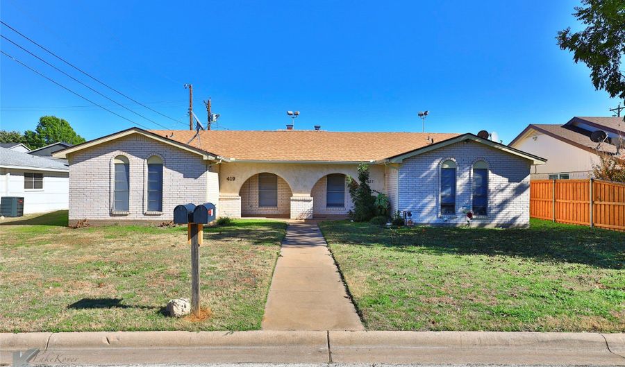 419 SOMERSET Pl, Abilene, TX 79601 - 3 Beds, 2 Bath