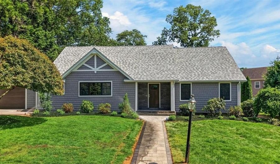 61 Applegate Rd, Cranston, RI 02920 - 4 Beds, 3 Bath