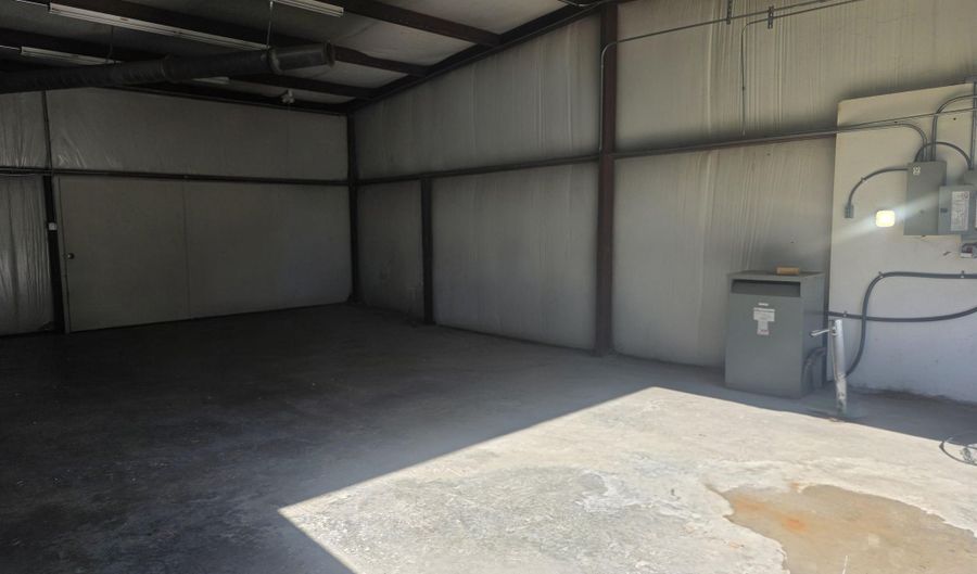 414 Cole St, Benton, AR 72015 - 0 Beds, 1 Bath