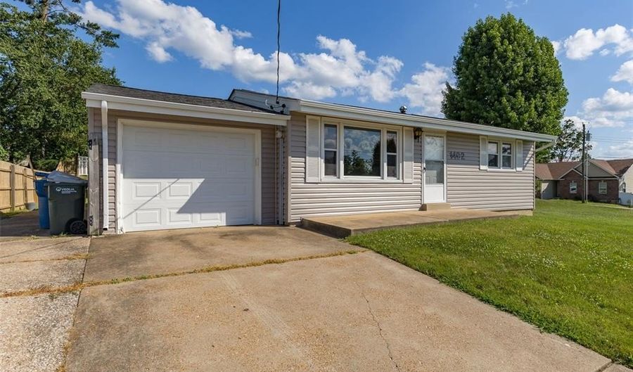 1492 Donna Dr, Arnold, MO 63010 - 2 Beds, 2 Bath