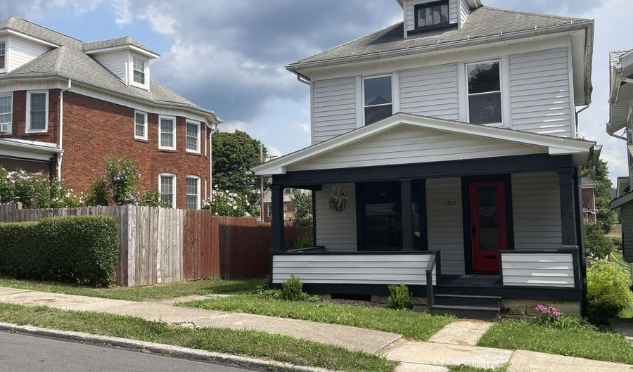 1511 20th Ave, Altoona, PA 16601 - 3 Beds, 1 Bath