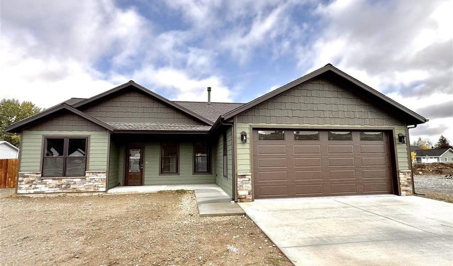 2837 West Ave, Cody, WY 82414 - 3 Beds, 1 Bath