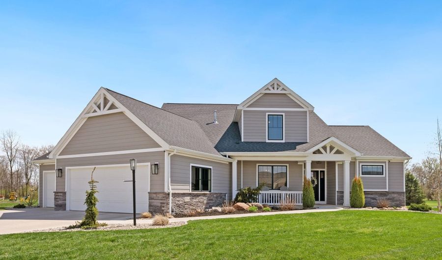 2016 Fairway Dr, Auburn, IN 46706 - 4 Beds, 4 Bath