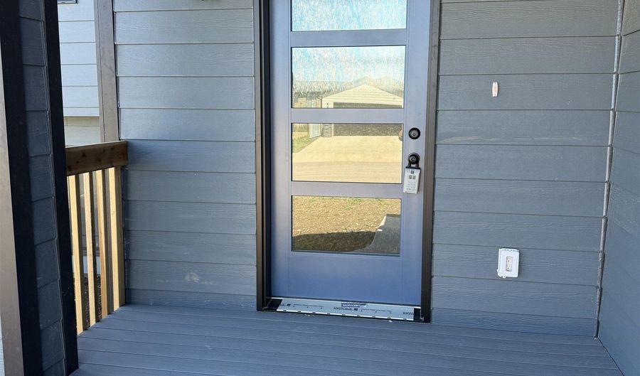 672 Eagle Ct, Box Elder, SD 57719 - 3 Beds, 2 Bath