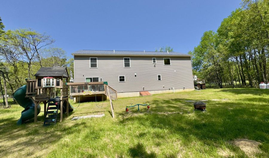 2292 Bismark Rd, Blakeslee, PA 18610 - 4 Beds, 3 Bath