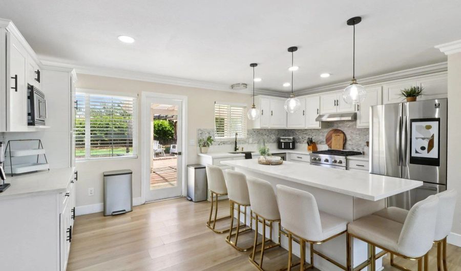 706 N Ash St, Escondido, CA 92027 - 3 Beds, 2 Bath