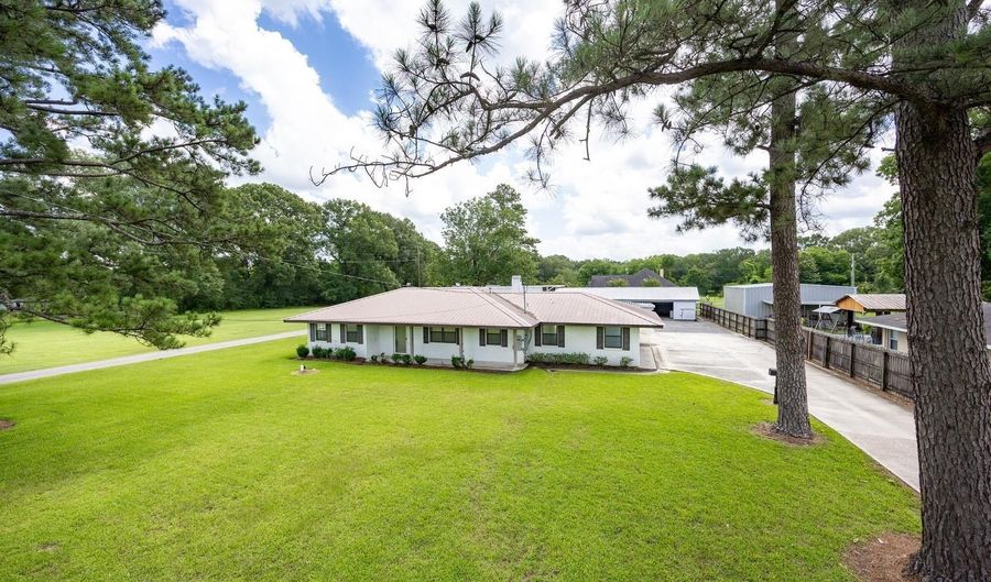 9786 Blackwater Rd, Baker, LA 70714 - 3 Beds, 3 Bath
