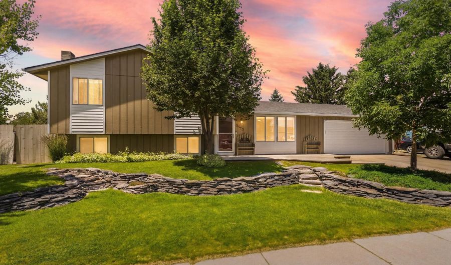5845 Moses St, Chubbuck, ID 83202 - 4 Beds, 2 Bath