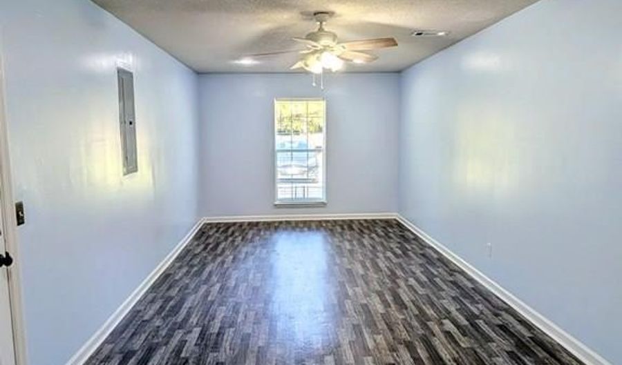 1801 Dunlevie Rd, Allenhurst, GA 31301 - 4 Beds, 2 Bath
