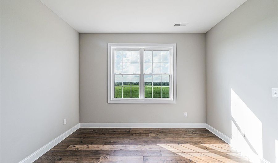 1683 Taylor Barrow Rd, Auburn, KY 42206 - 4 Beds, 3 Bath